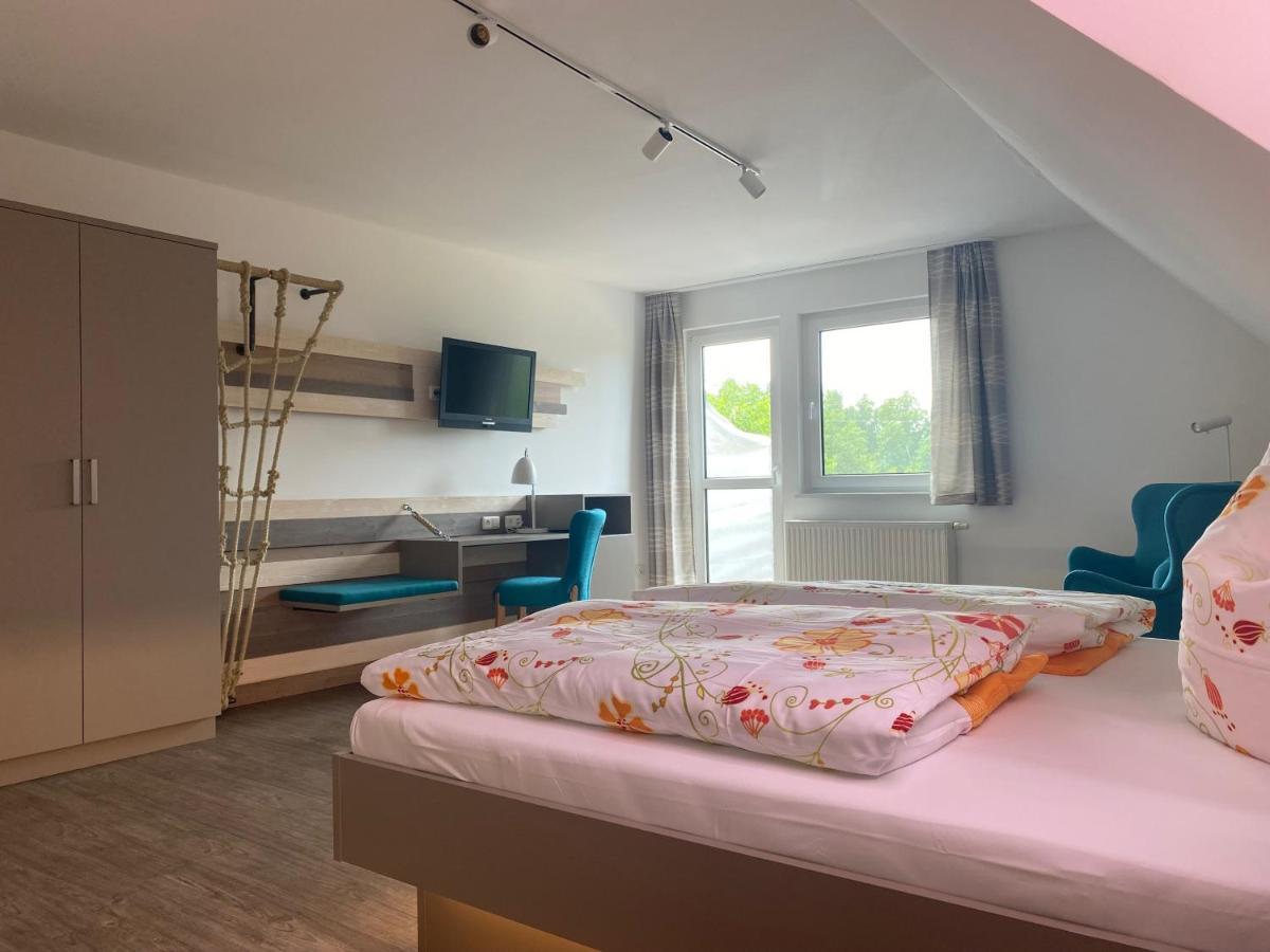Hotel Lenzer Hafen Extérieur photo