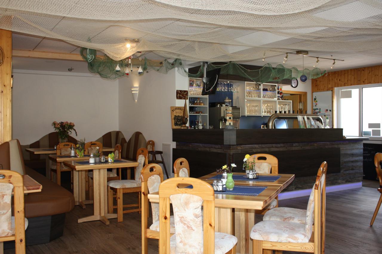 Hotel Lenzer Hafen Extérieur photo